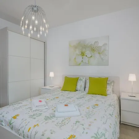 Ada Apartment *